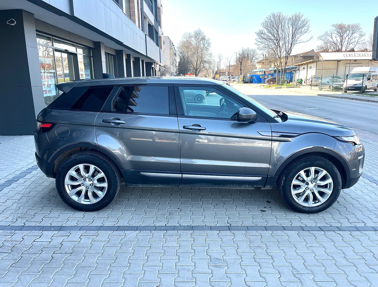 Land Rover Range Rover Evoque FACELIFT 2.0 Дизел SD4 4x4 240 к.с - изображение 2
