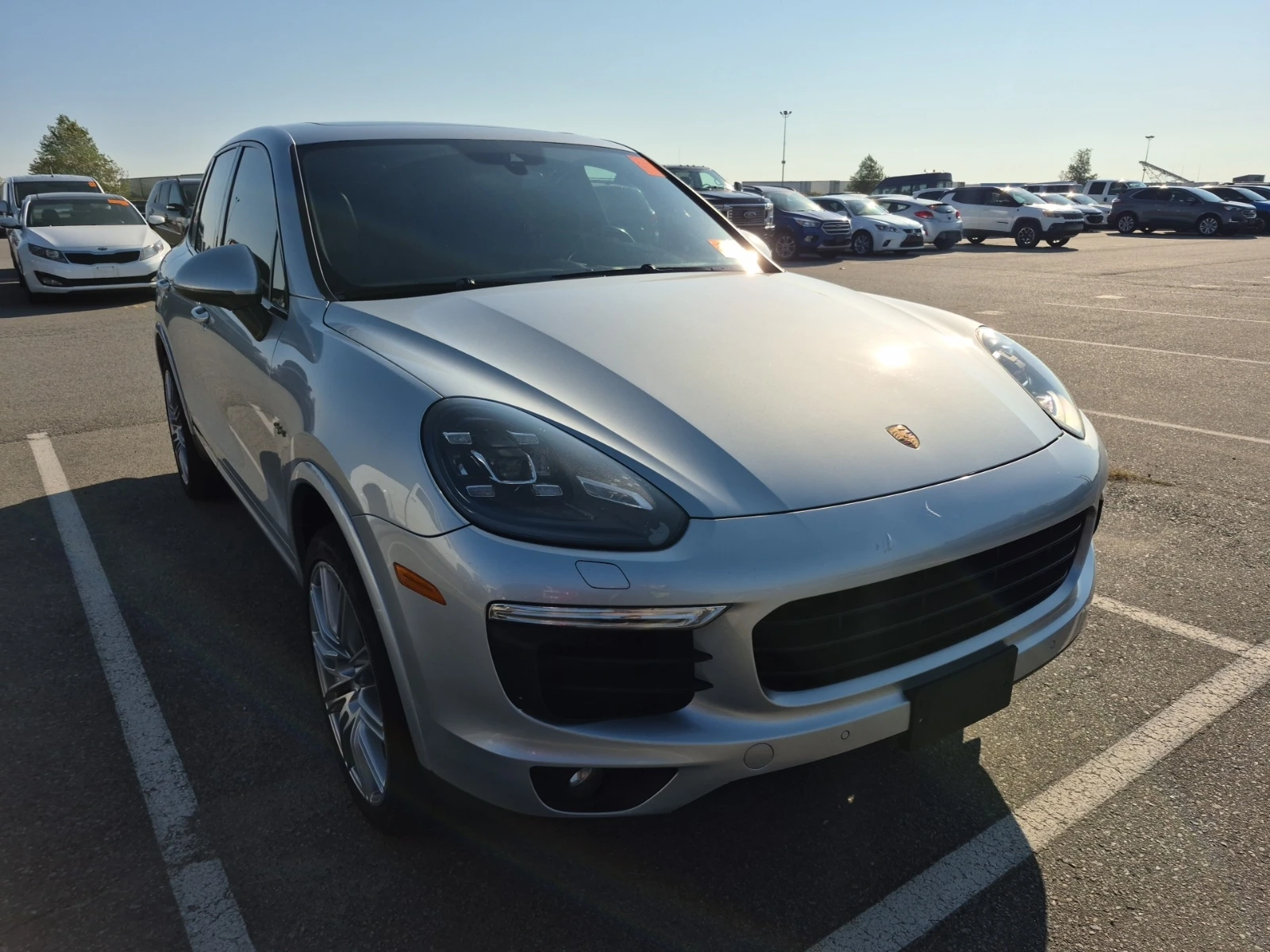 Porsche Cayenne HYBRID LE * CARFAX * АВТО КРЕДИТ * ЦЕНА ДО БГ * , снимка 2 - Автомобили и джипове - 54599140