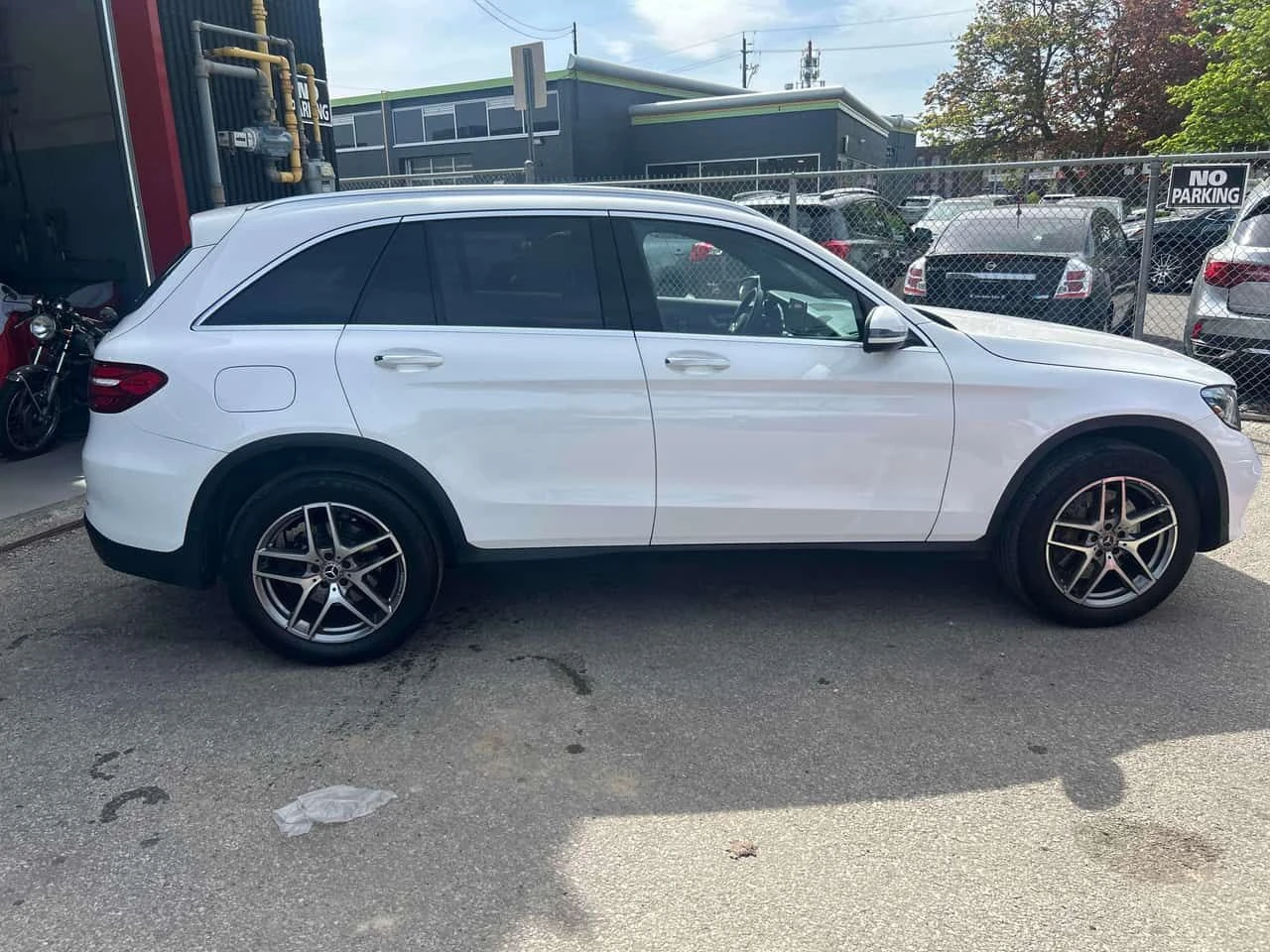 Mercedes-Benz GLC 300 КЛИП/ПАНОРАМА/ПОДГРЕВ/CARFAX/ФИНАНСИРАНЕ, снимка 5 - Автомобили и джипове - 54672550