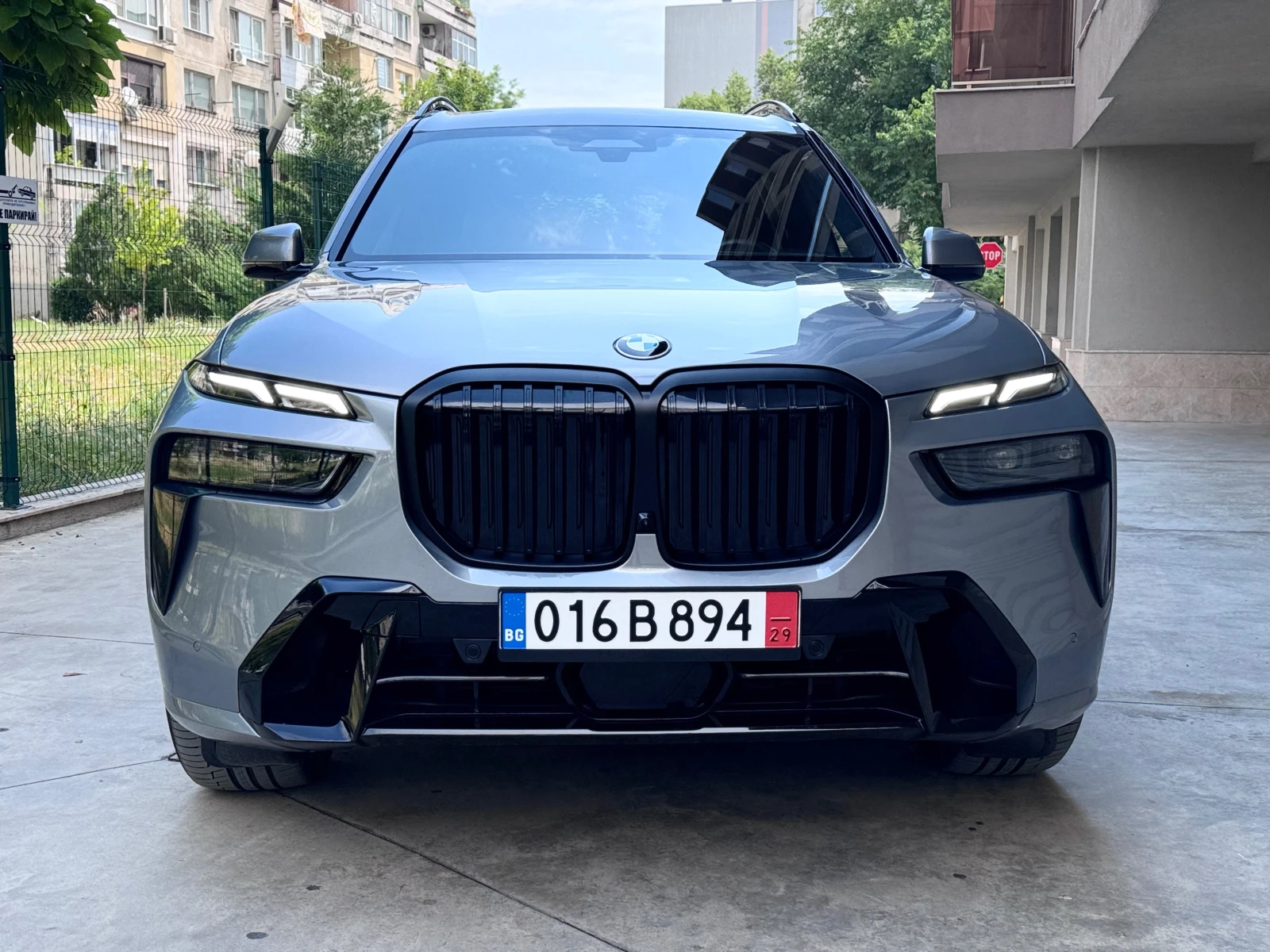 BMW X7 40D* 2025* M-Sport* 25KM* NOV* , снимка 2 - Автомобили и джипове - 55132506