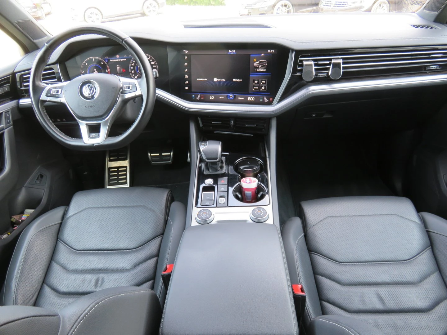 VW Touareg, снимка 4 - Автомобили и джипове - 56420522