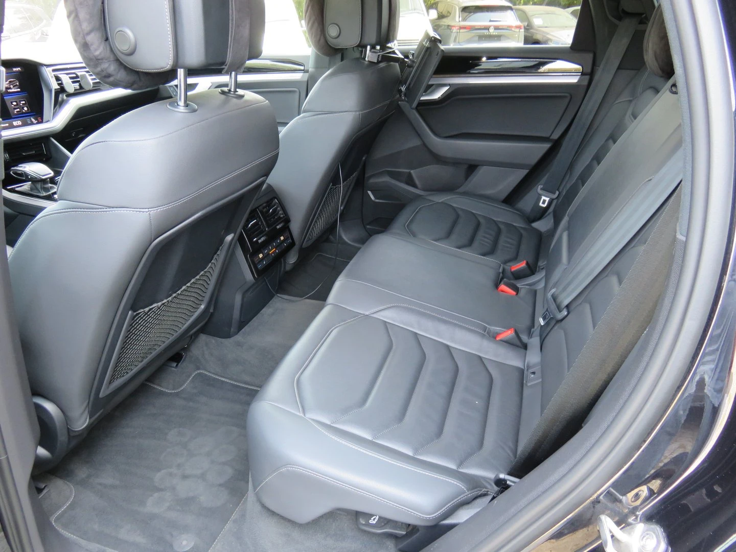 VW Touareg, снимка 17 - Автомобили и джипове - 56420522