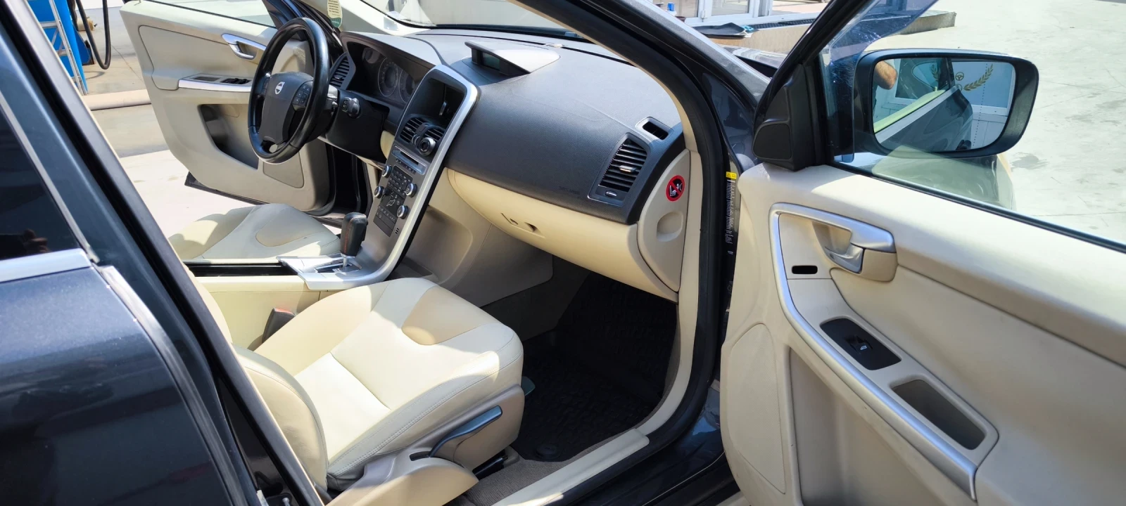 Volvo XC60 D5 Навигация, снимка 8 - Автомобили и джипове - 55888819