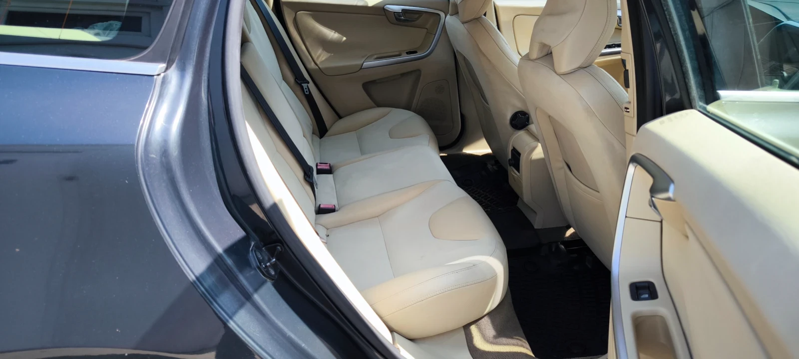Volvo XC60 D5 Навигация, снимка 13 - Автомобили и джипове - 55888819