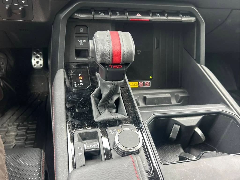 Toyota Tundra * Limited Hybrid * CARFAX * БЕЗ ПЪРВОНАЧАЛНА ВНОСК, снимка 15 - Автомобили и джипове - 56149898