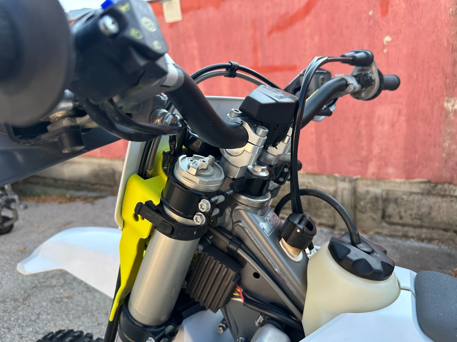 Husqvarna TE 300i 2022г., снимка 4 - Мотоциклети и мототехника - 55739115