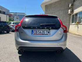 Volvo V60 D5 AWD 215 сервизна книжка, снимка 2