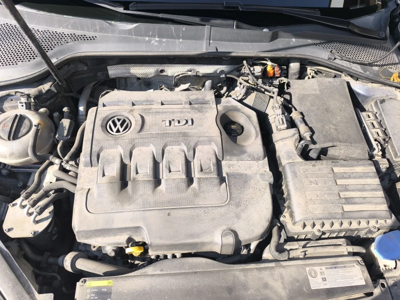 VW Golf 1.6 дизел, снимка 16 - Автомобили и джипове - 49441259