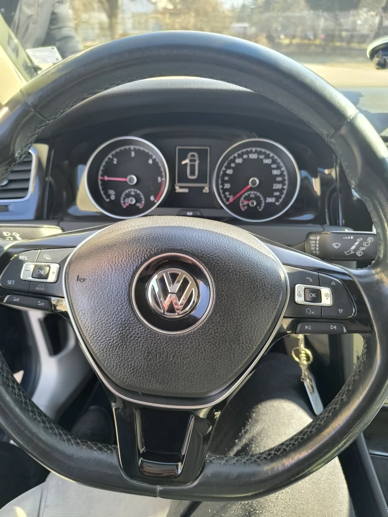 VW Golf 1.6 дизел, снимка 15 - Автомобили и джипове - 49441259