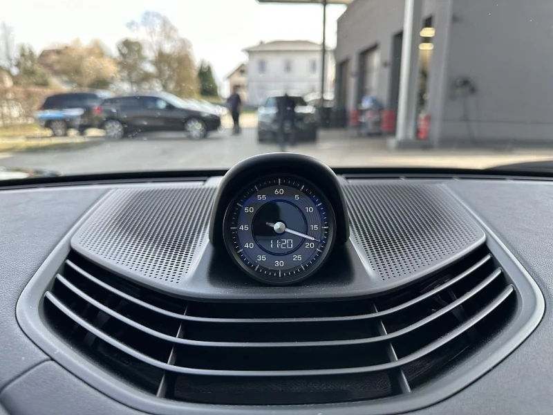 Porsche Taycan 4 CROSS TURISMO/FACELIFT/SPORT CHRONO/BOSE/LED/CAM, снимка 12 - Автомобили и джипове - 52169531