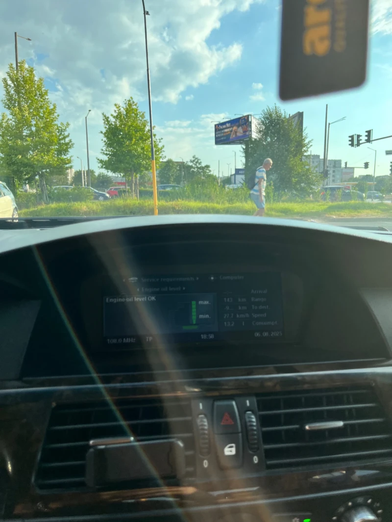 BMW 523, снимка 8 - Автомобили и джипове - 52657163