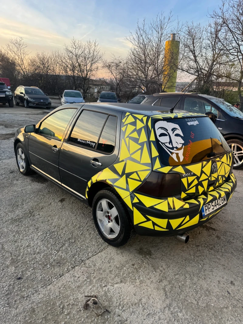 VW Golf 1.6 SR, снимка 4 - Автомобили и джипове - 52834165