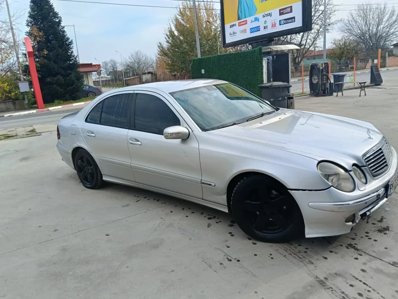 Mercedes-Benz E 280, снимка 5 - Автомобили и джипове - 53089558