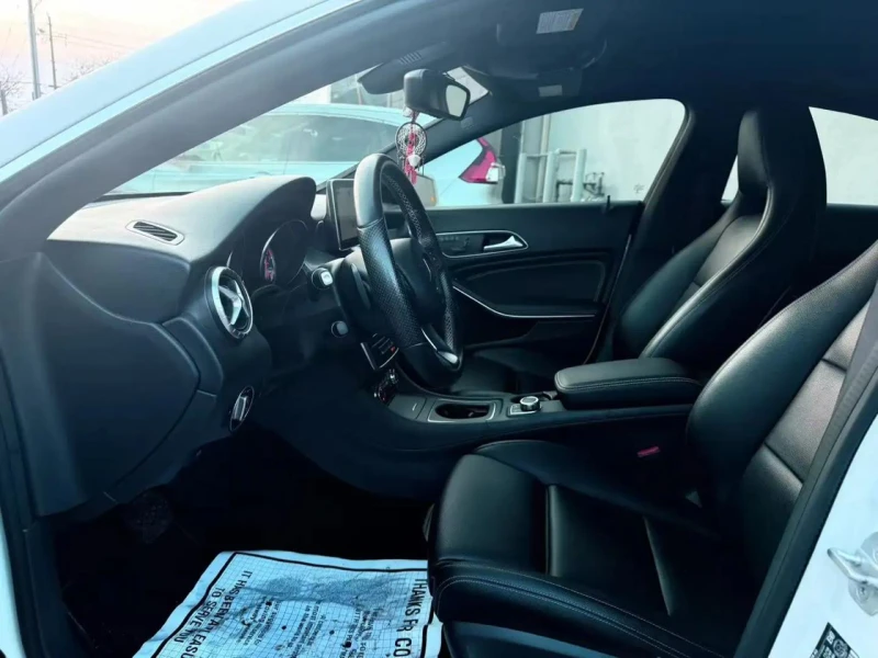 Mercedes-Benz CLA 250 * AMG PACK* KYELESS* 4 MATIC* PANO* , снимка 12 - Автомобили и джипове - 53270685