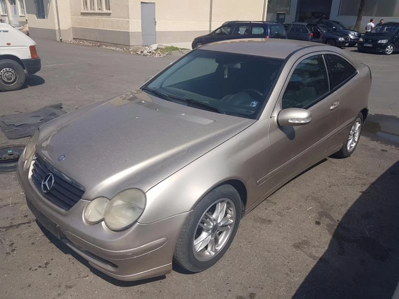 Mercedes-Benz C 220 C220 CDI Coupe, снимка 3 - Автомобили и джипове - 47459738