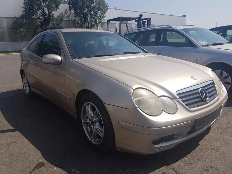 Mercedes-Benz C 220 C220 CDI Coupe, снимка 4 - Автомобили и джипове - 47459738