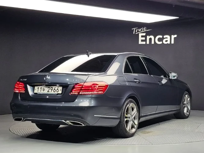 Mercedes-Benz E 250 4Matic Avantgarde - изображение 2