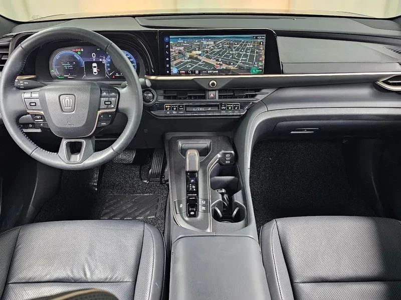 Toyota Crown 2.5 Хибрид 4x4, снимка 3 - Автомобили и джипове - 55809358