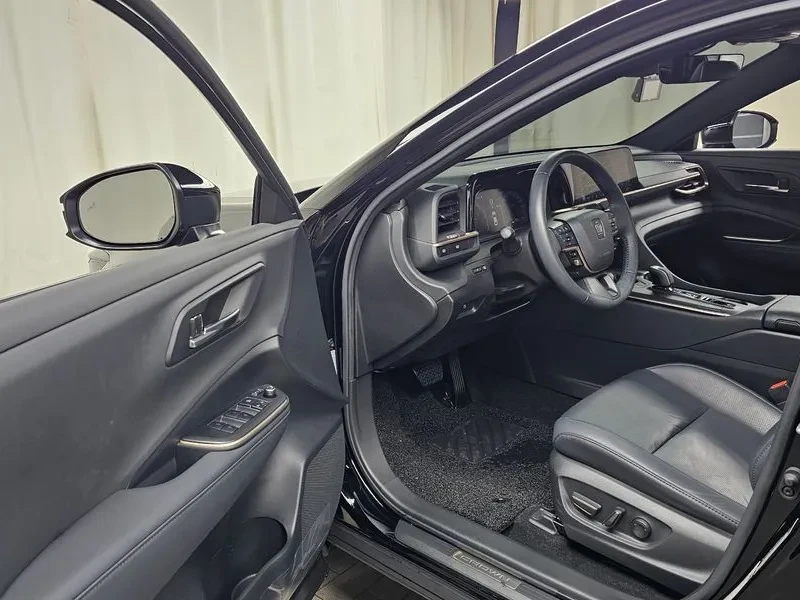 Toyota Crown 2.5 Хибрид 4x4, снимка 9 - Автомобили и джипове - 55809358