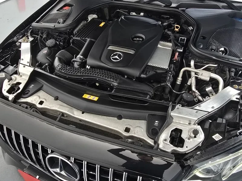 Mercedes-Benz E 300 Amg Line, снимка 6 - Автомобили и джипове - 56736985