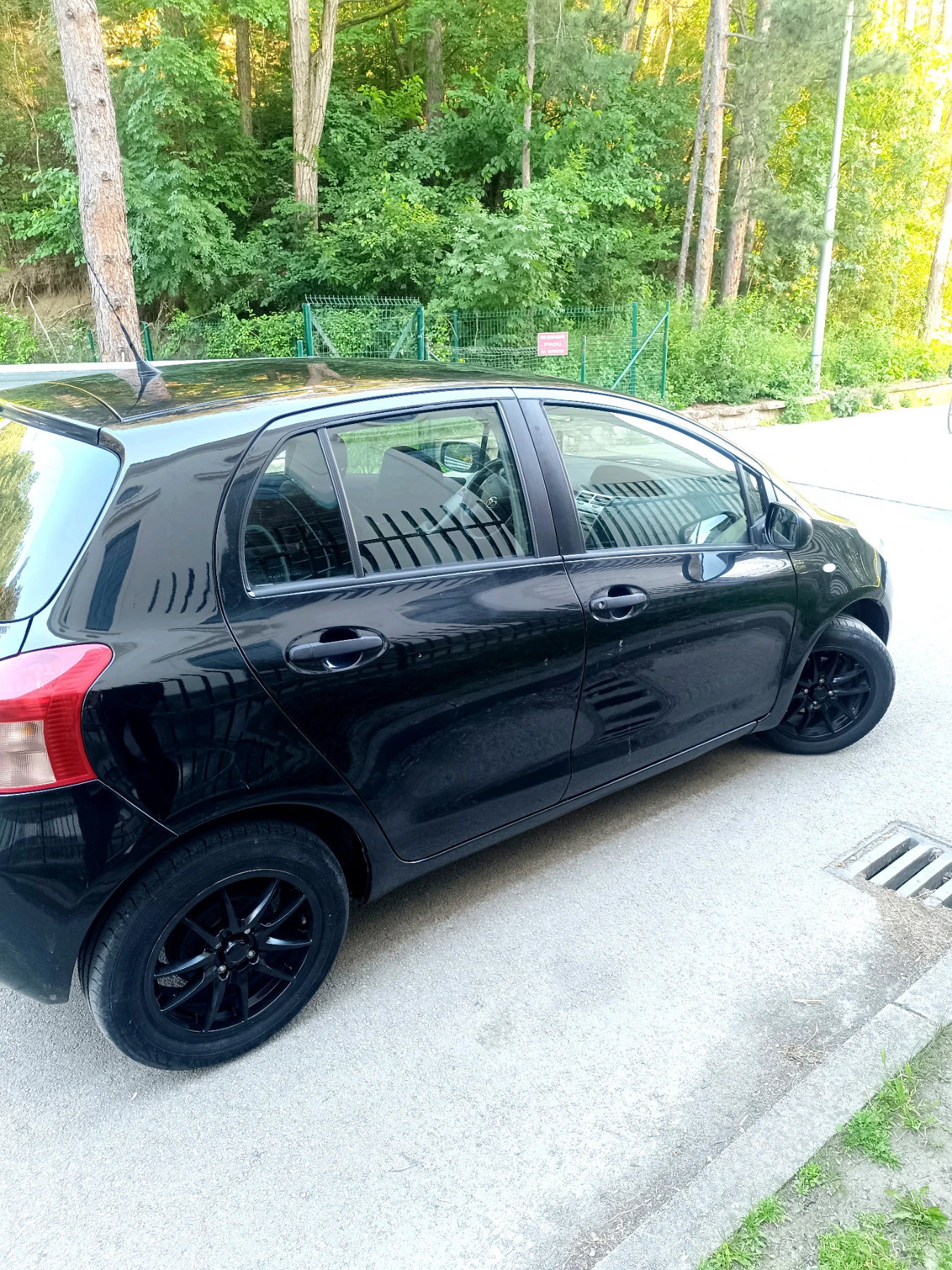 Toyota Yaris 1.0vvti - изображение 4