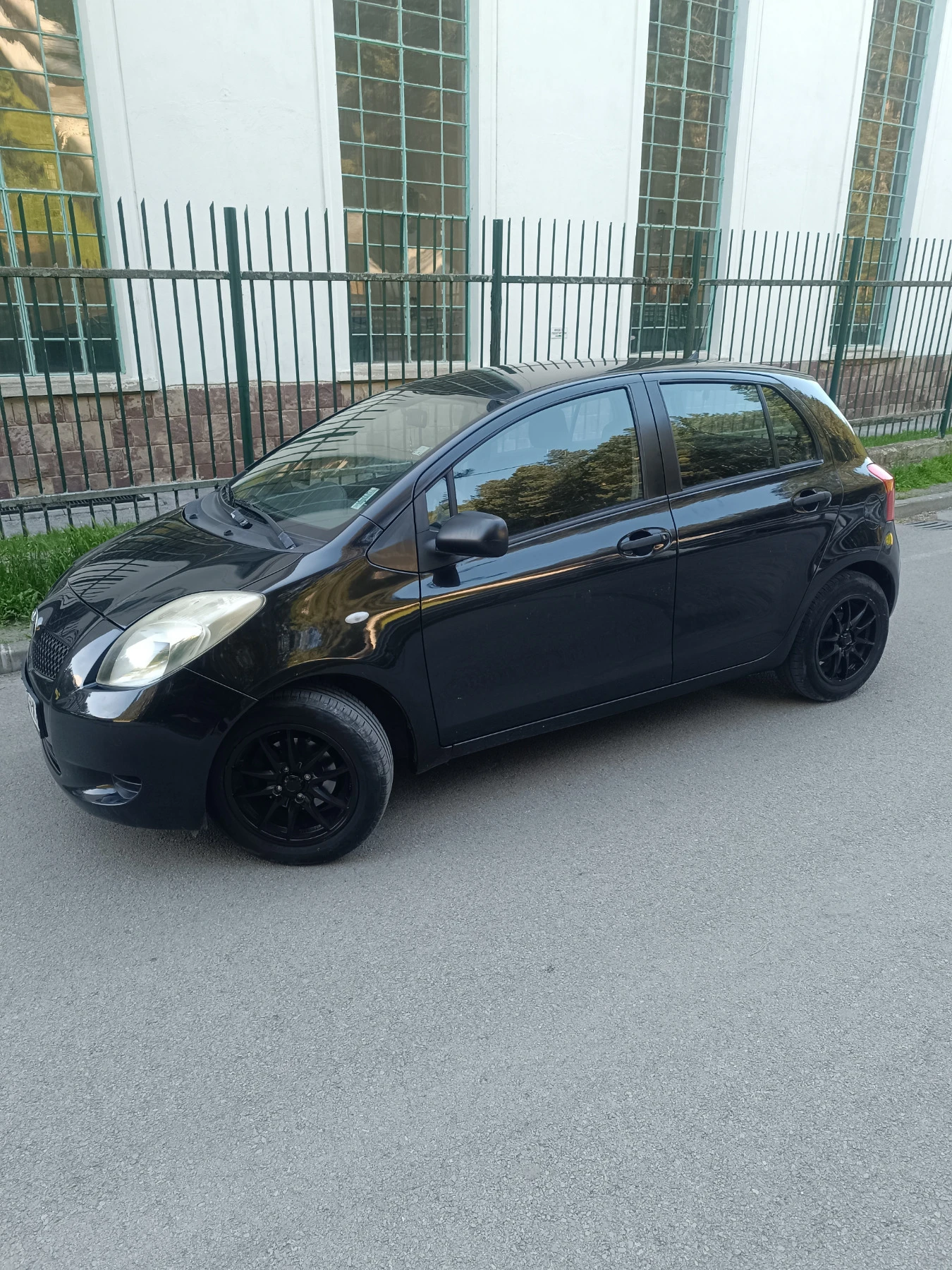 Toyota Yaris 1.0vvti - изображение 3