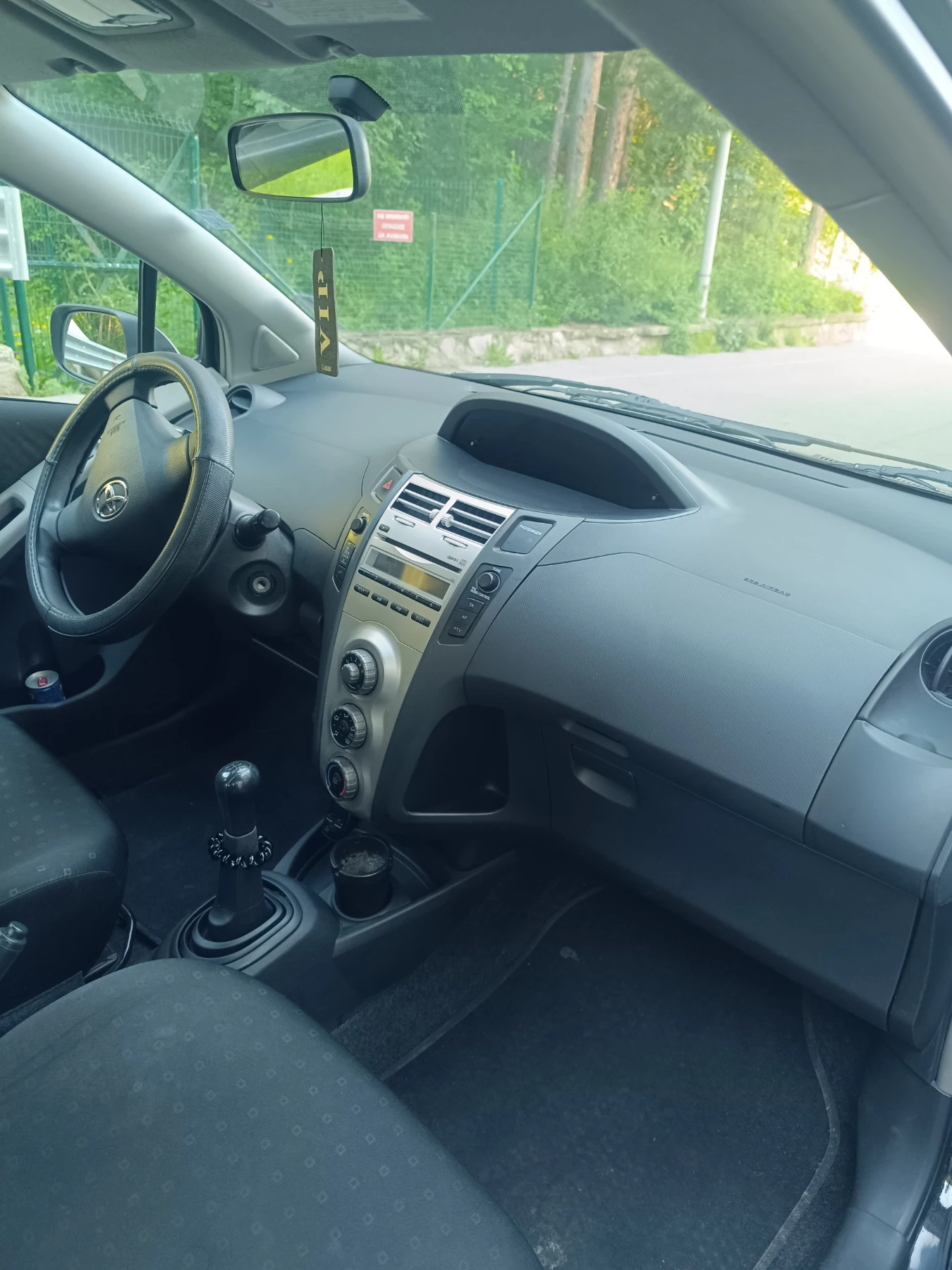 Toyota Yaris 1.0vvti - изображение 8