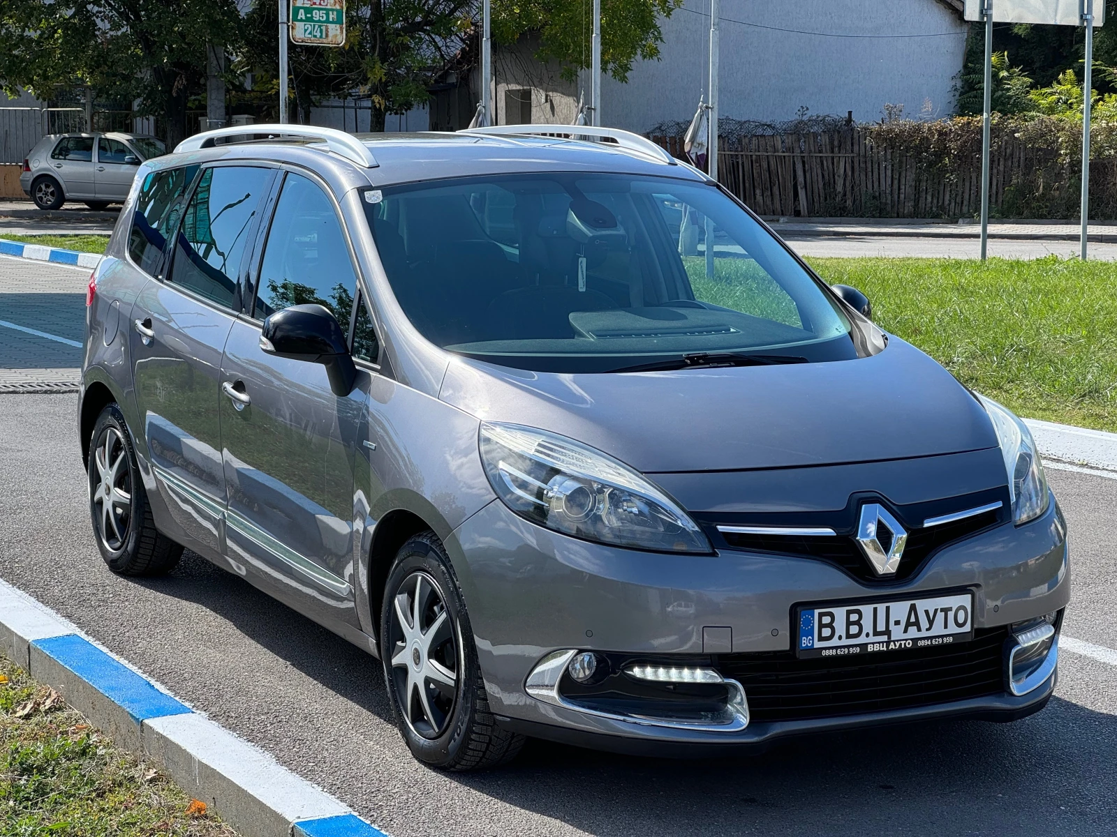 Renault Scenic 1.5DCi Автоматик - изображение 3