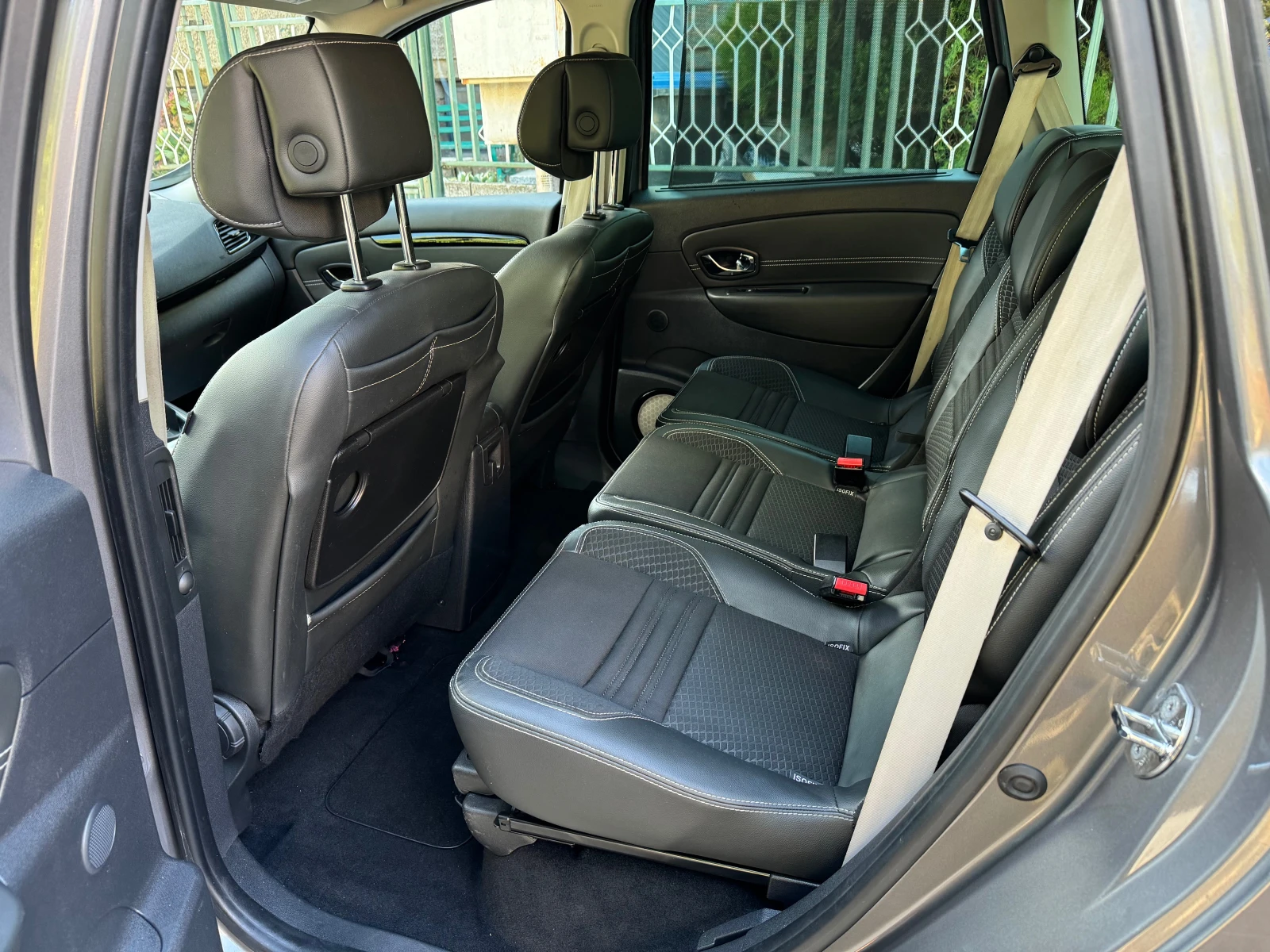 Renault Scenic 1.5DCi Автоматик - изображение 10