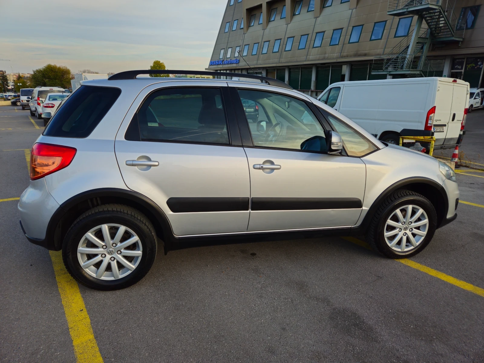 Suzuki SX4 PREMIUM 4X4 - изображение 5