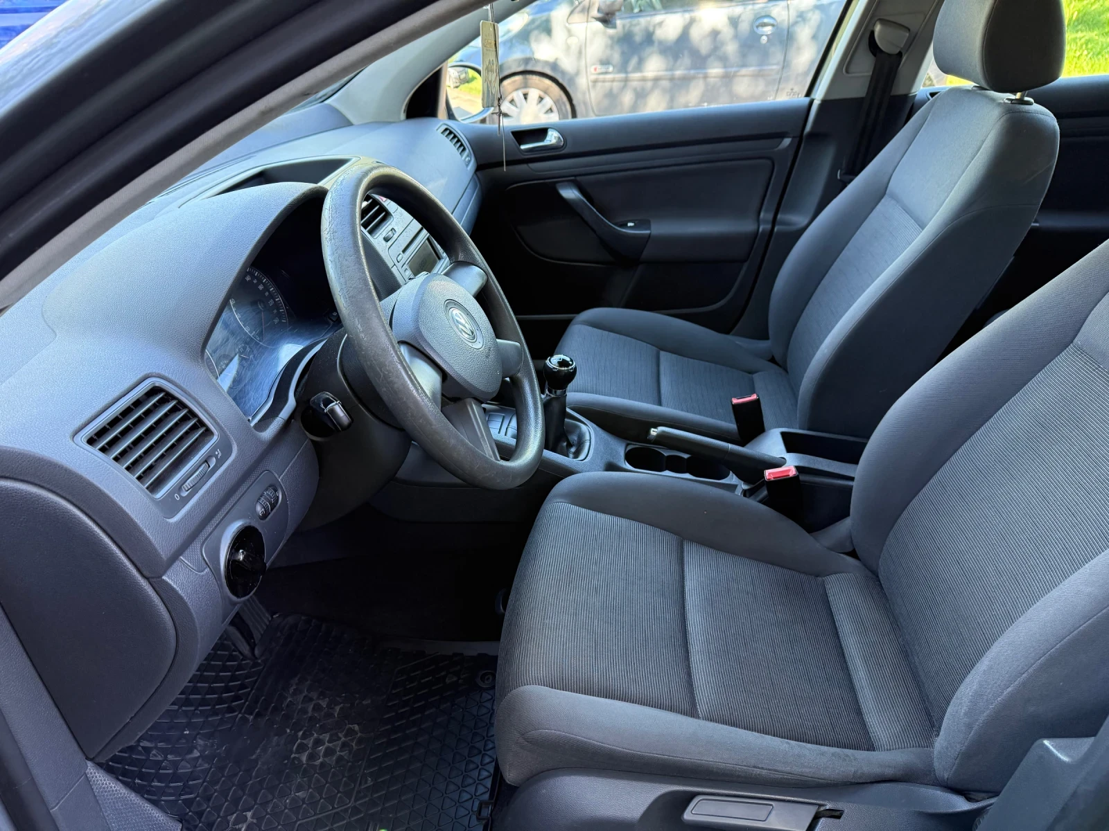 VW Golf 1.9 TDI 105 hp 6 скорости гаражен автомобил - изображение 8
