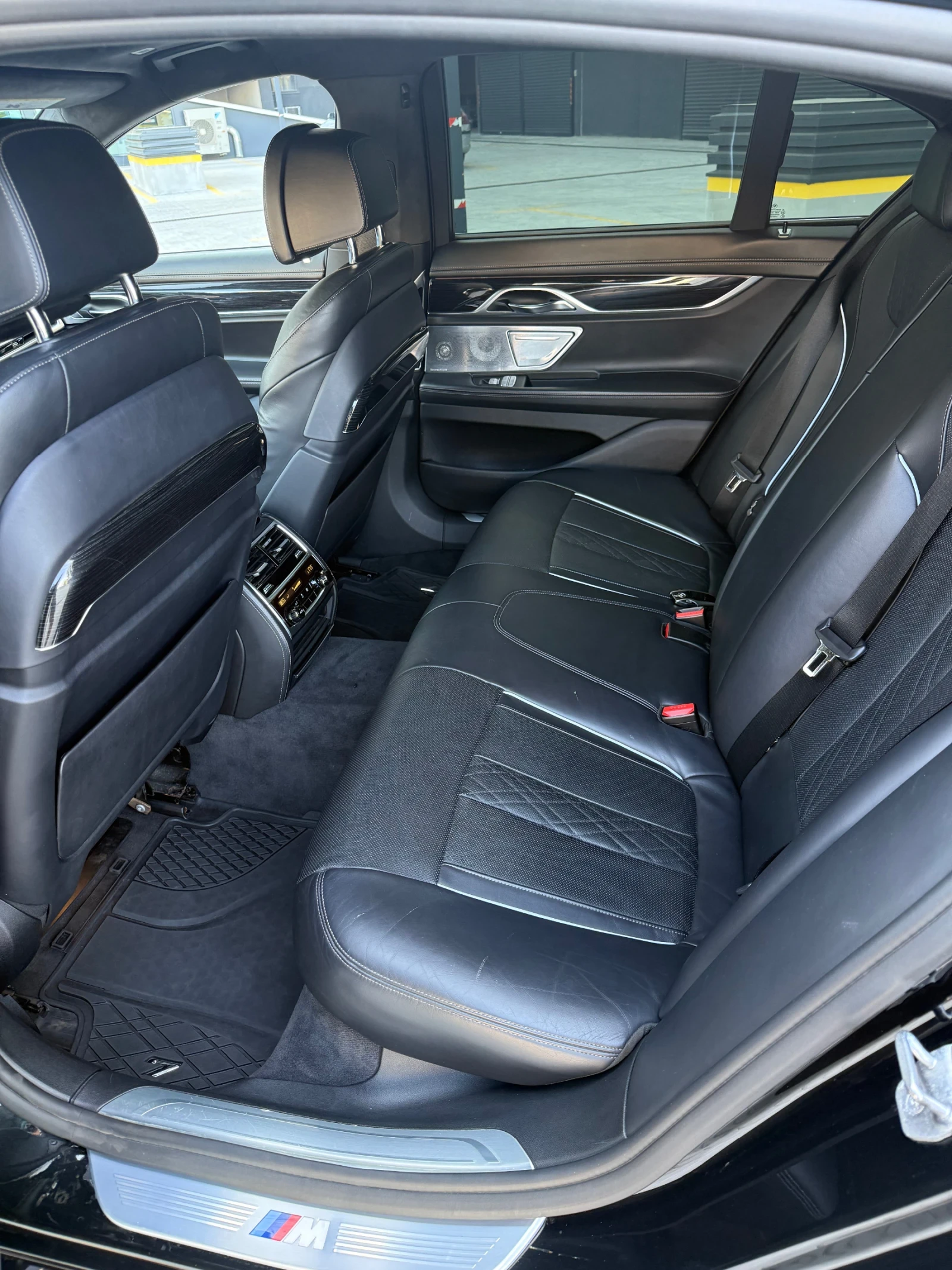 BMW 750 i xDrive M  | Mobile.bg   11