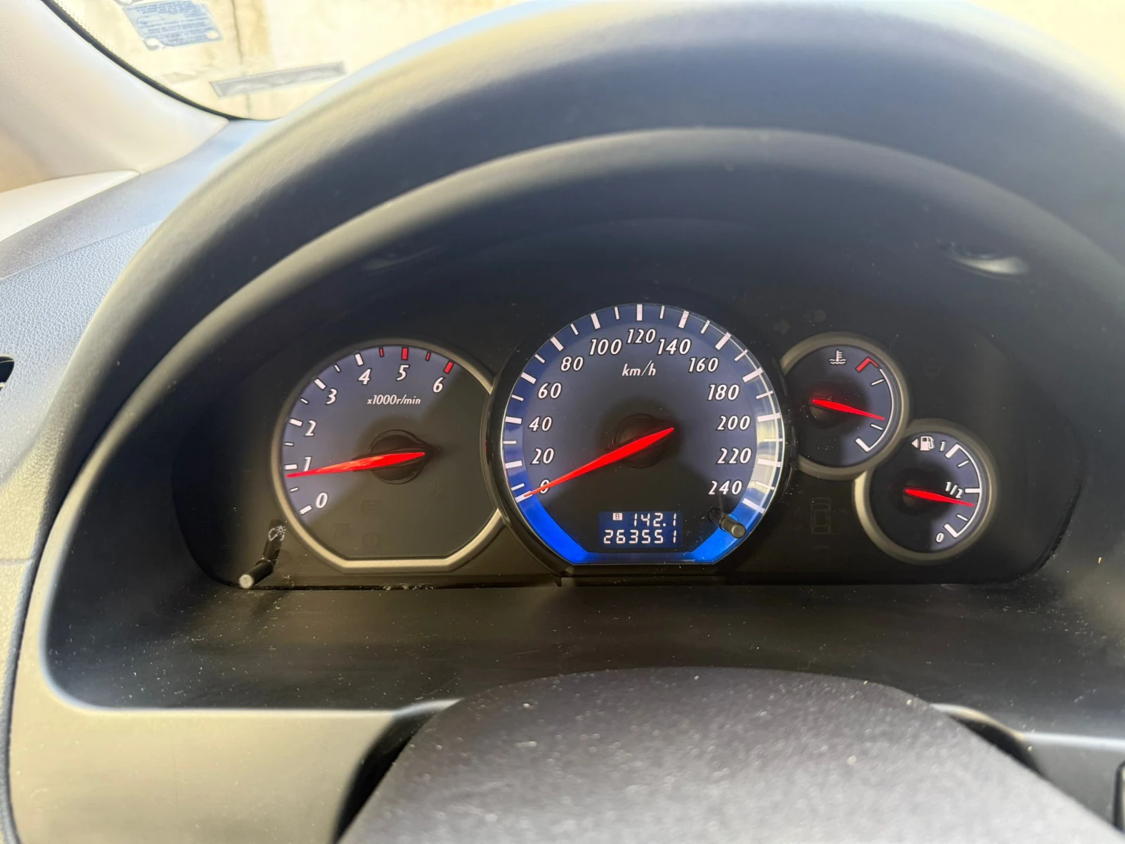 Mitsubishi Grandis  - изображение 8