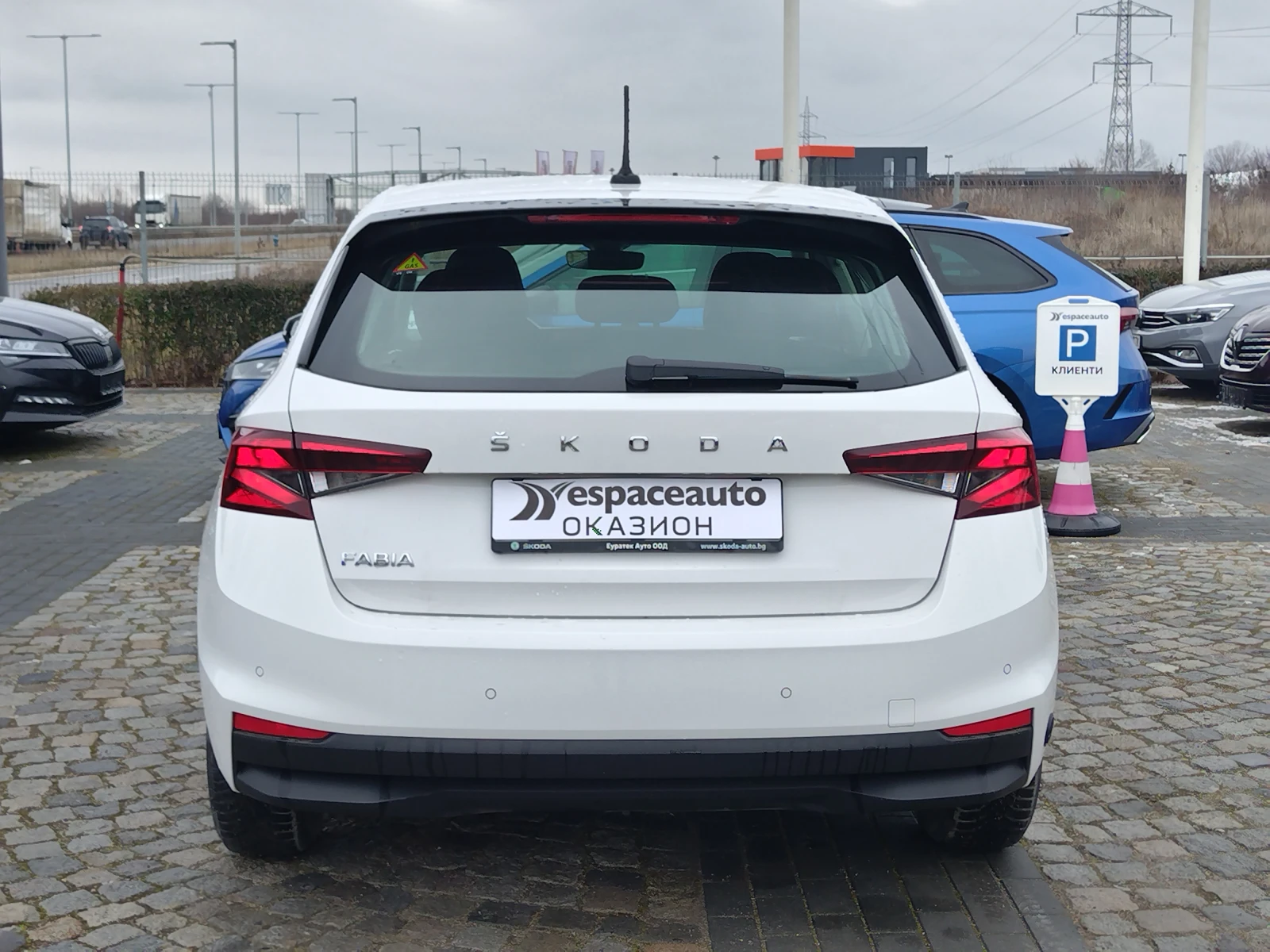 Skoda Fabia AMBITION/1, 0 MPI 65 к.с. Газ/Бензин - изображение 6