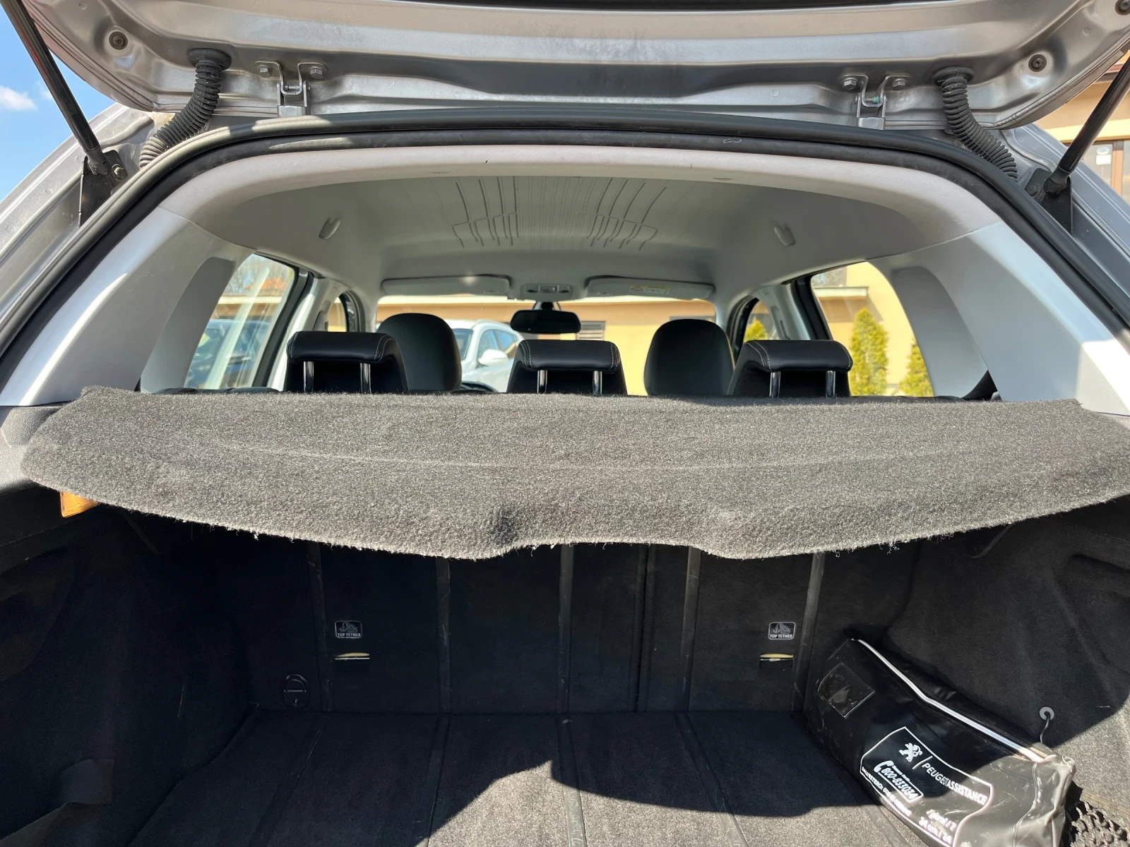 Peugeot 2008 1, 6 HDI ALLURE, снимка 12 - Автомобили и джипове - 53735329