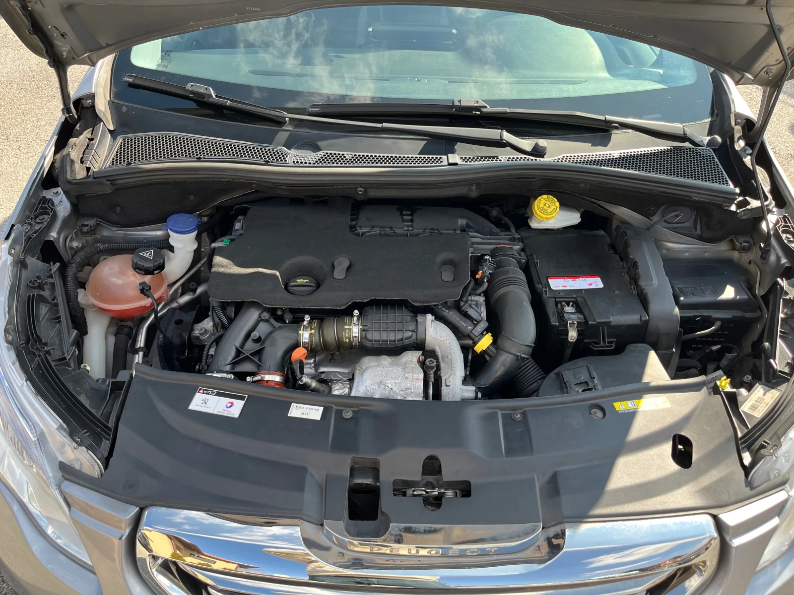 Peugeot 2008 1, 6 HDI ALLURE, снимка 11 - Автомобили и джипове - 53735329