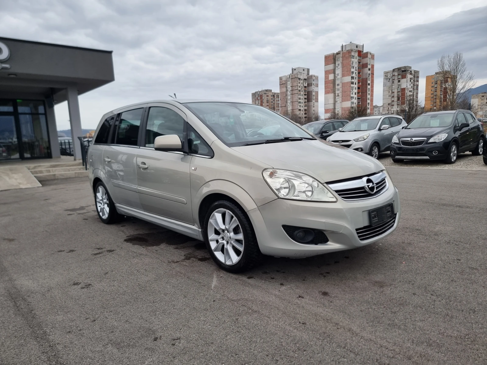 Opel Zafira 1.8I GAS FACE, снимка 8 - Автомобили и джипове - 53909221