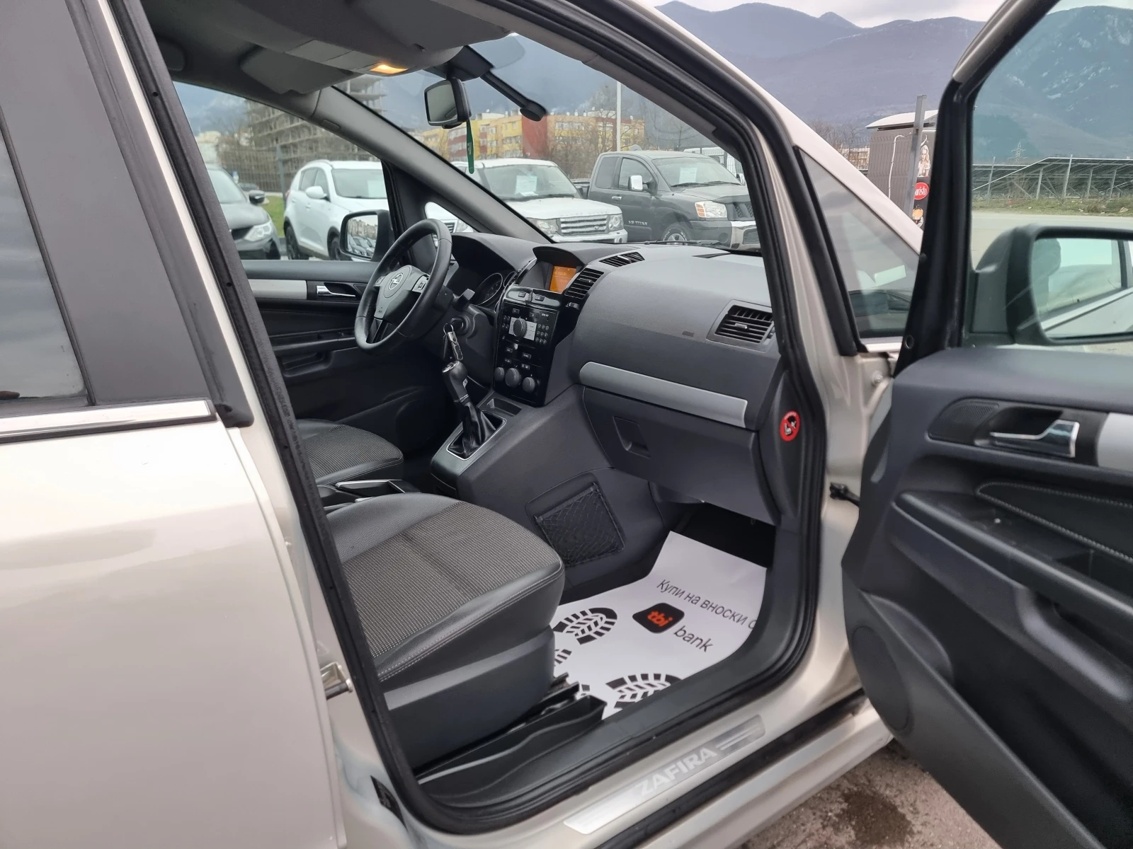 Opel Zafira 1.8I GAS FACE, снимка 15 - Автомобили и джипове - 53909221