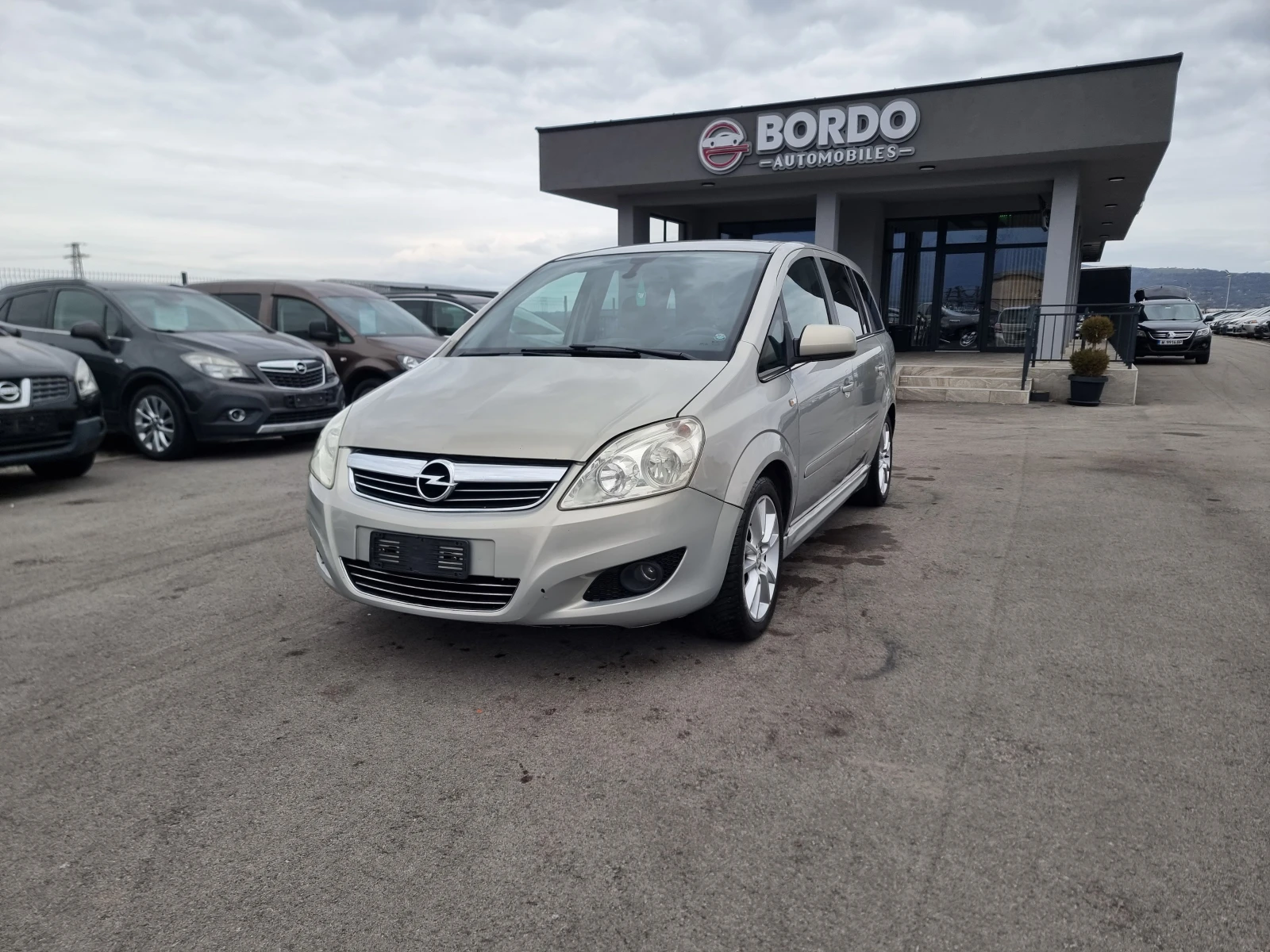 Opel Zafira 1.8I GAS FACE, снимка 2 - Автомобили и джипове - 53909221