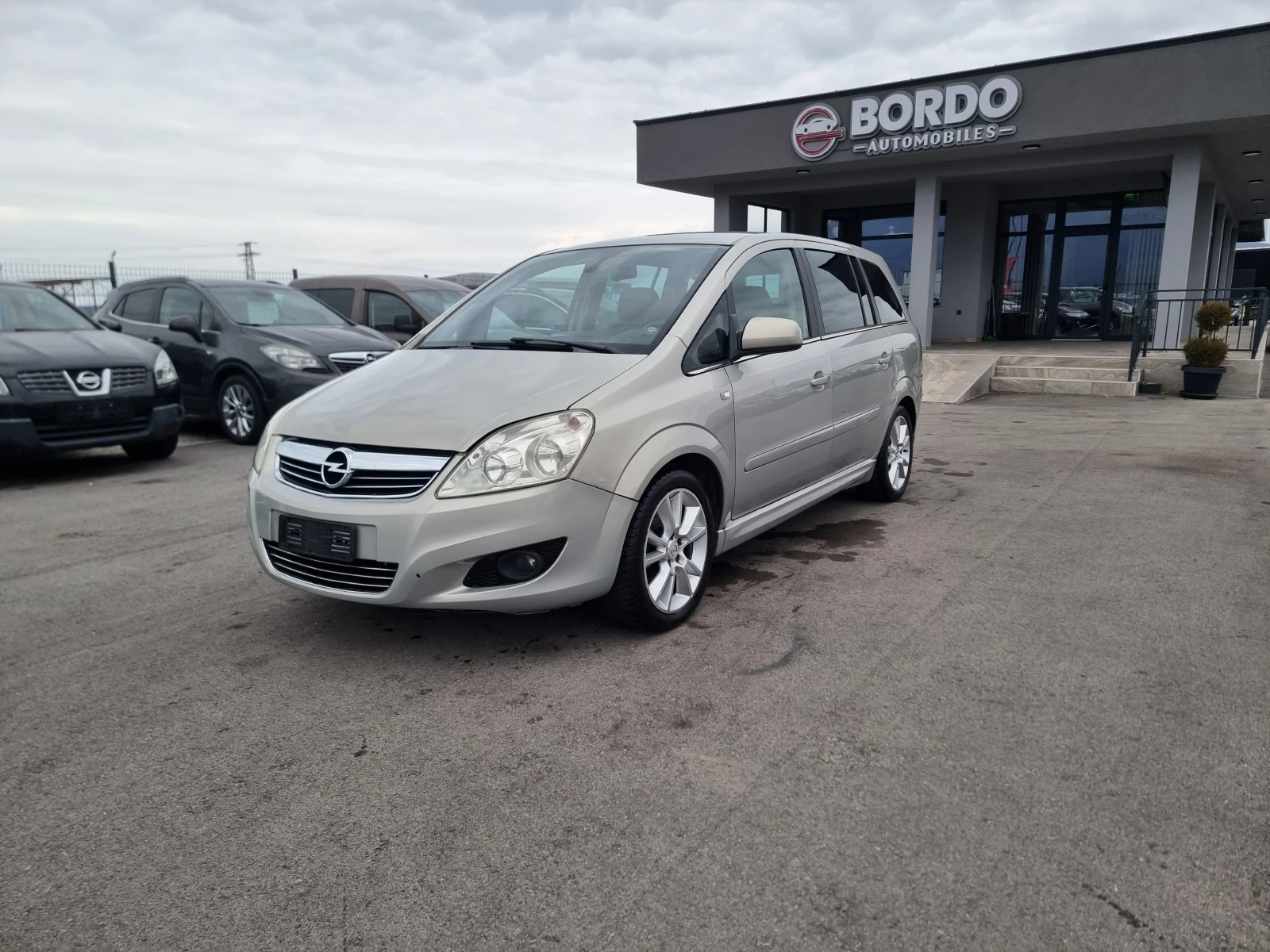 Opel Zafira 1.8I GAS FACE, снимка 3 - Автомобили и джипове - 53909221