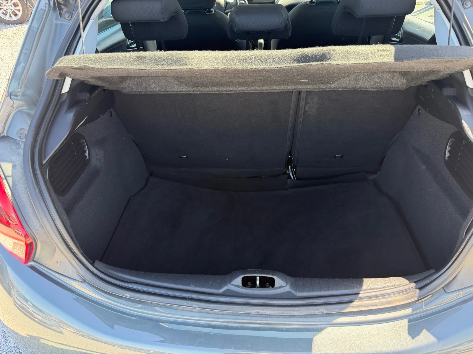 Peugeot 208 1.6hdi, снимка 14 - Автомобили и джипове - 54111991