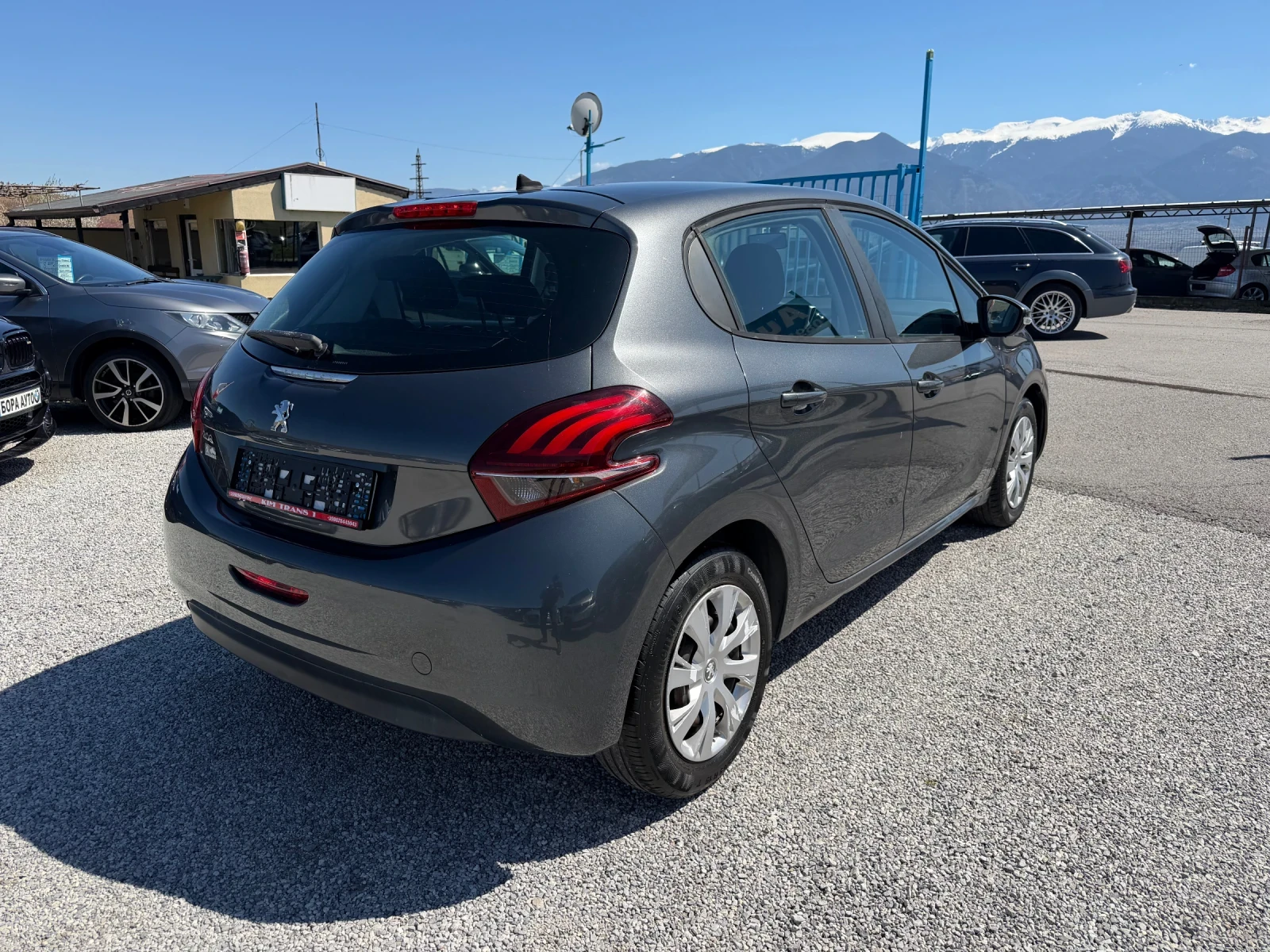 Peugeot 208 1.6hdi, снимка 4 - Автомобили и джипове - 54111991