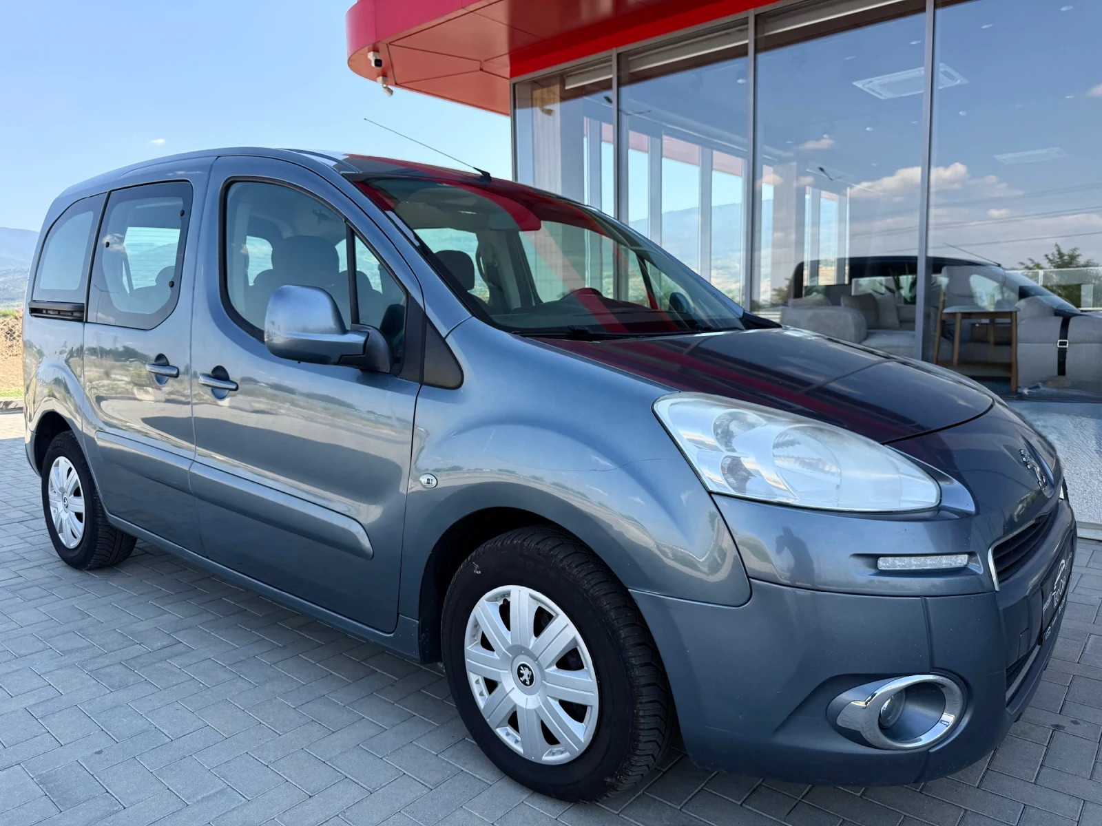 Peugeot Partner 1.6 HDI / FACELIFT / 6+ 1 / LED / CLIMA / AVTOPILO