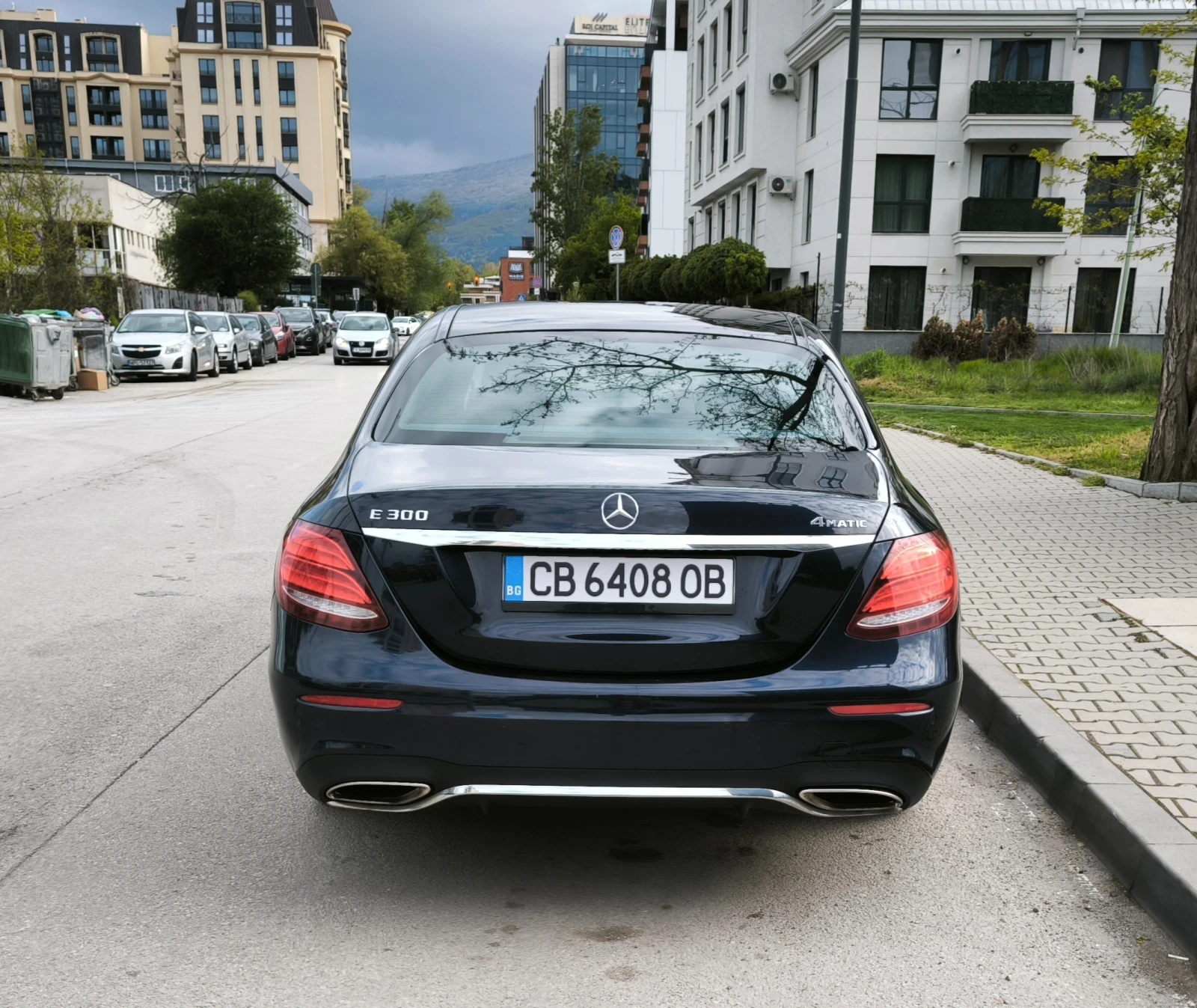 Mercedes-Benz E 300 AMG пакет, 4 matic, 360, Pano, Burmester , снимка 12 - Автомобили и джипове - 54510692
