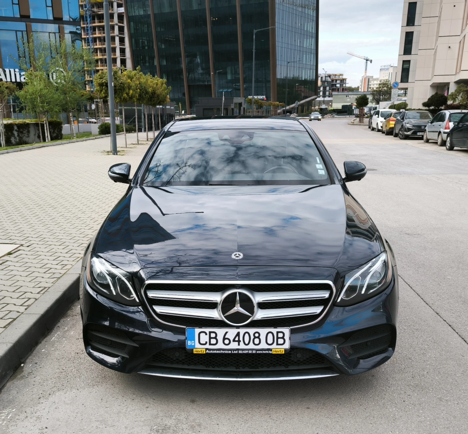 Mercedes-Benz E 300 AMG пакет, 4 matic, 360, Pano, Burmester , снимка 4 - Автомобили и джипове - 54510692