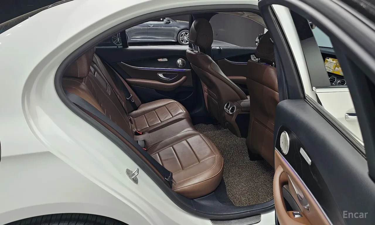 Mercedes-Benz E 300 4 Matic /DISTRONIC/360 CAM / ����� / HEAD UP/ PANO | Mobile.bg � ����������� 14