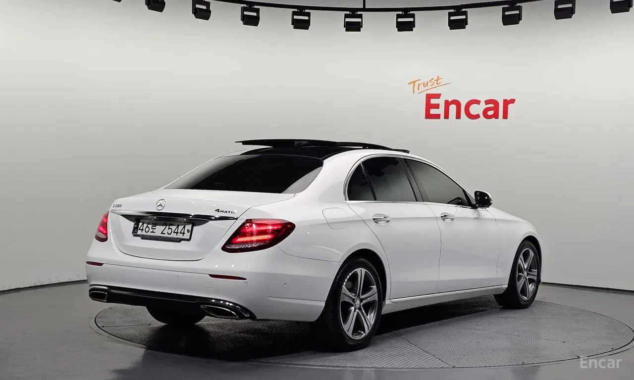 Mercedes-Benz E 300 4 Matic /DISTRONIC/360 CAM / ����� / HEAD UP/ PANO | Mobile.bg � ����������� 2