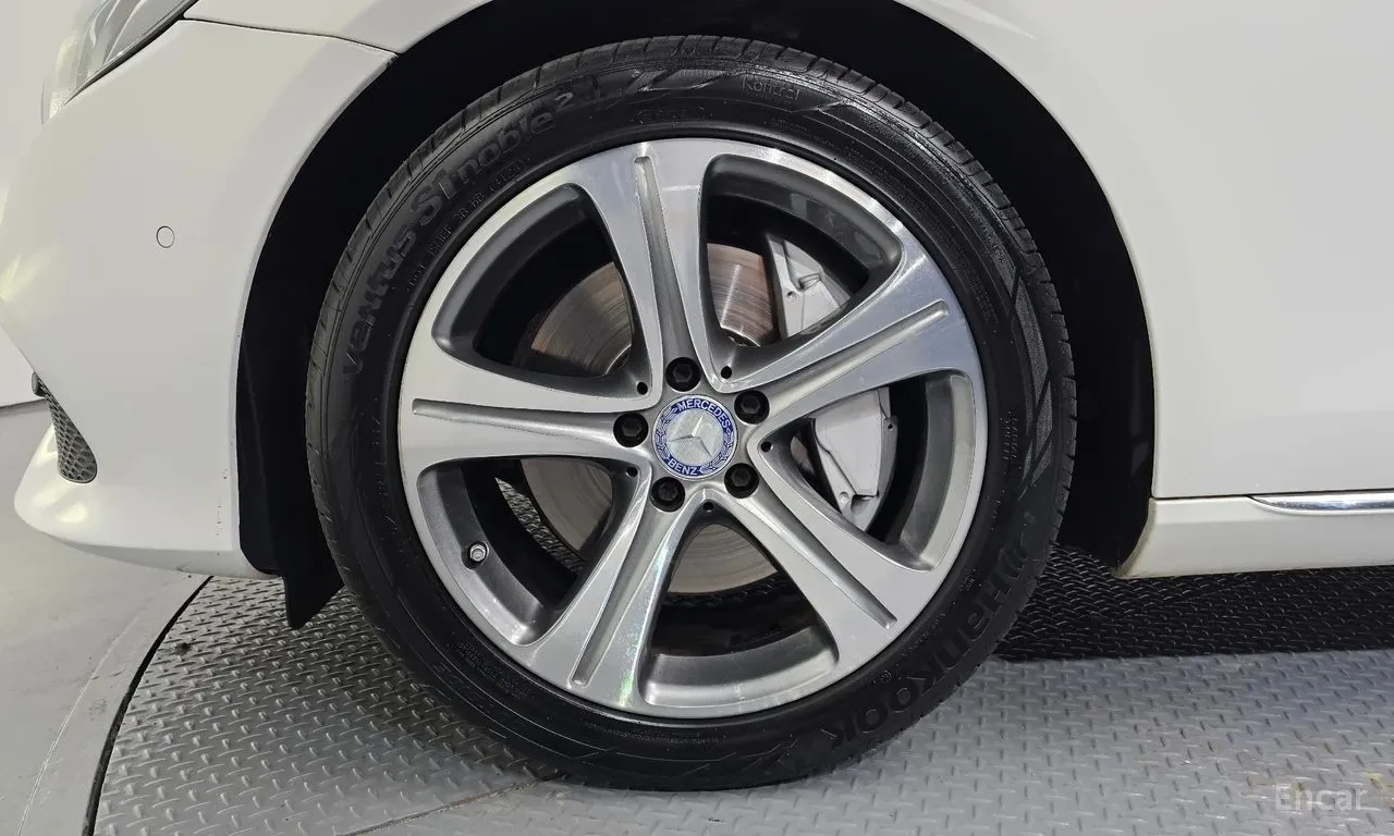 Mercedes-Benz E 300 4 Matic /DISTRONIC/360 CAM / ����� / HEAD UP/ PANO | Mobile.bg � ����������� 5