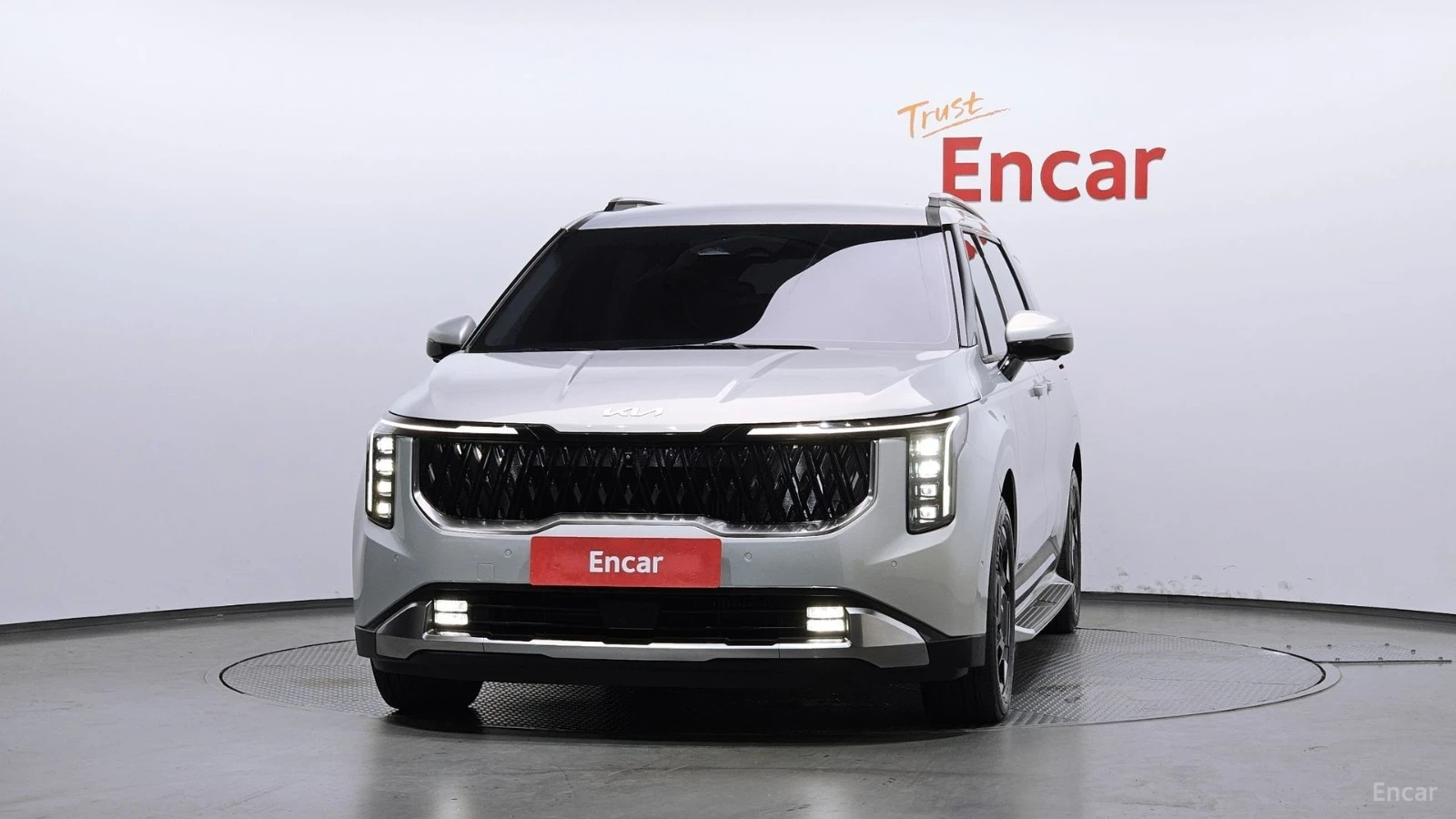 Kia Carnival HYBRID* NOBLESSE* TV* 360* HUD* ПОДГРЕВ* ОБДУХВАНЕ, снимка 3 - Автомобили и джипове - 55491542