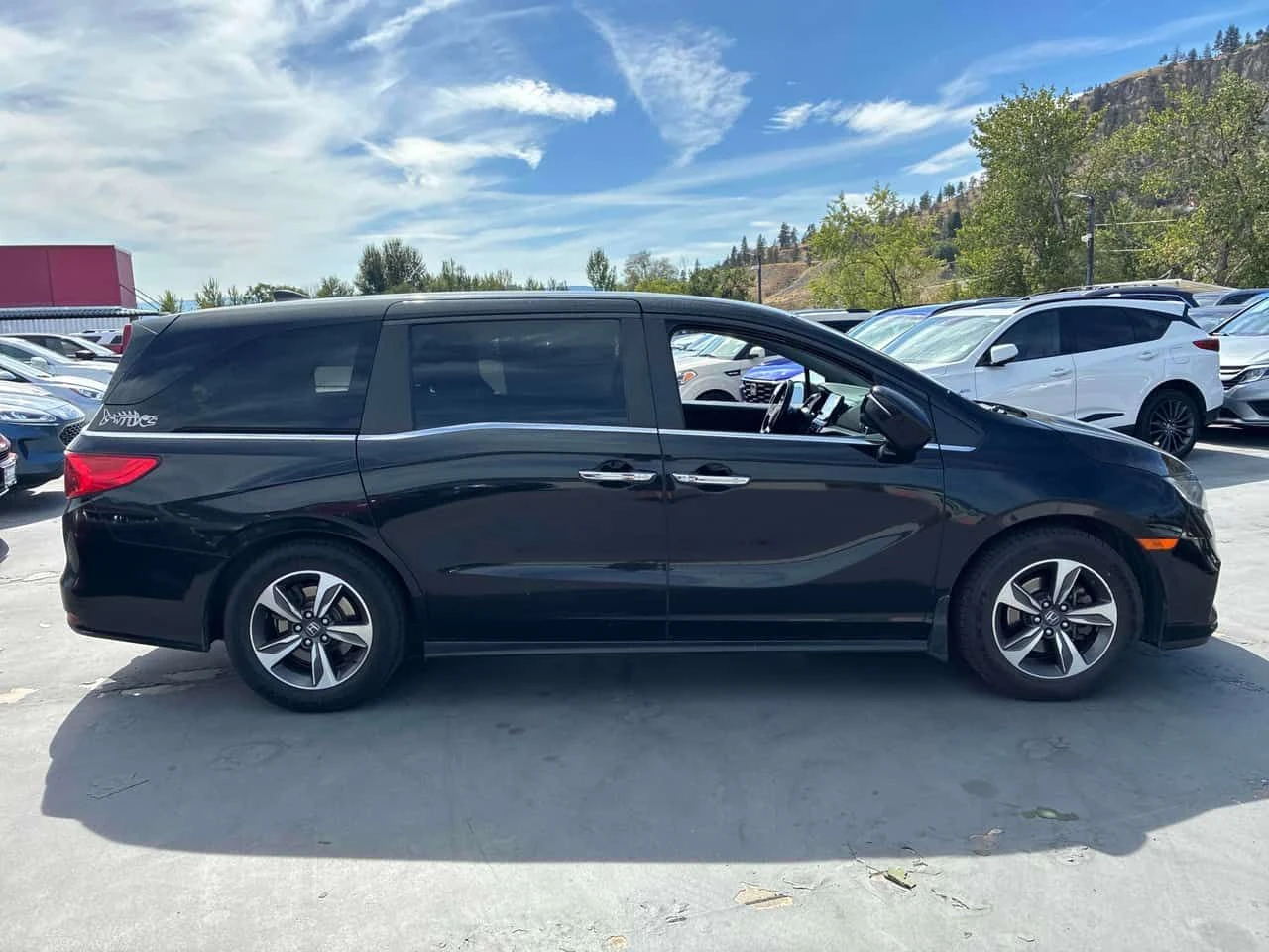 Honda Odyssey * EX L * АВТОКРЕДИТ БЕЗ ПЪРВОНАЧАЛНА ВНОСКА* , снимка 3 - Автомобили и джипове - 55538762